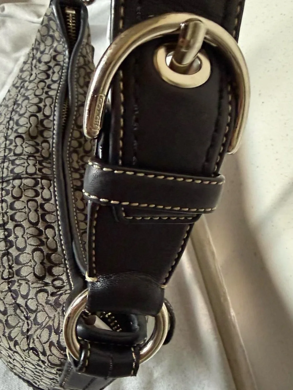 Coach semi circular